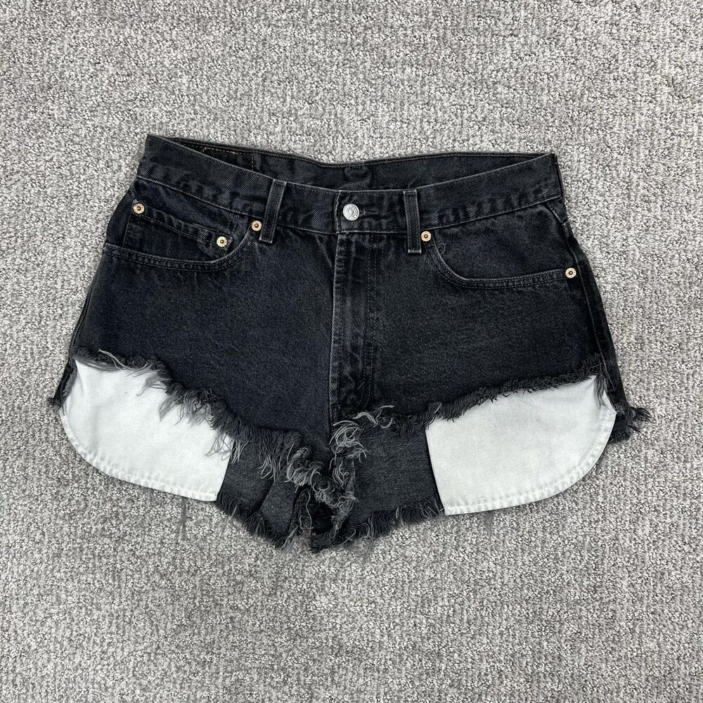 Vintage Levis 550 Jean Shorts Womens 32 Black Denim Cutoff Relaxed Festival Y2K